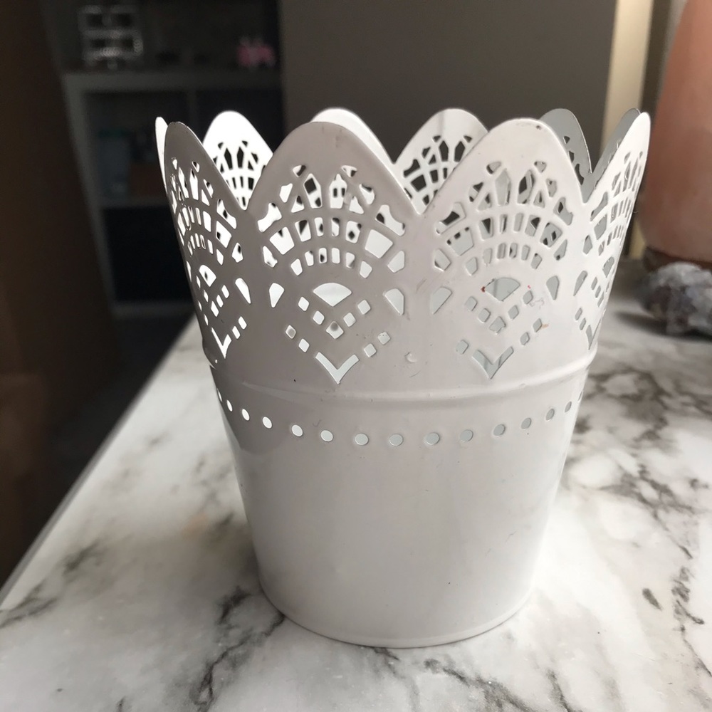 Lace make up brush holder